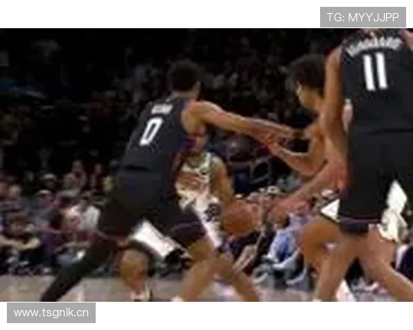 库杜斯持球推进撕裂防线解析