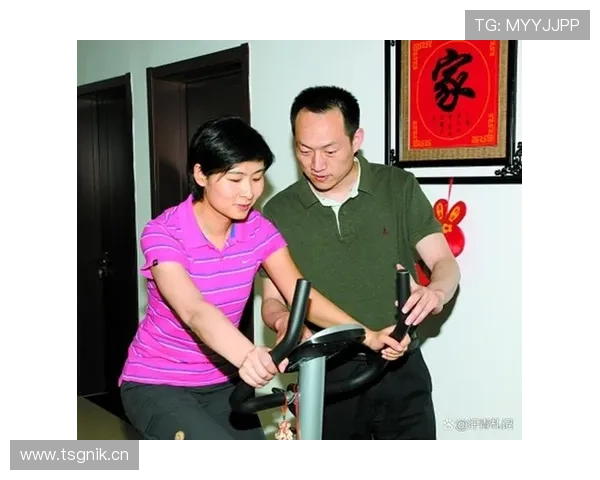 刘洋家里秒变画廊？跟球场上瘦削形象完全两回事啊！